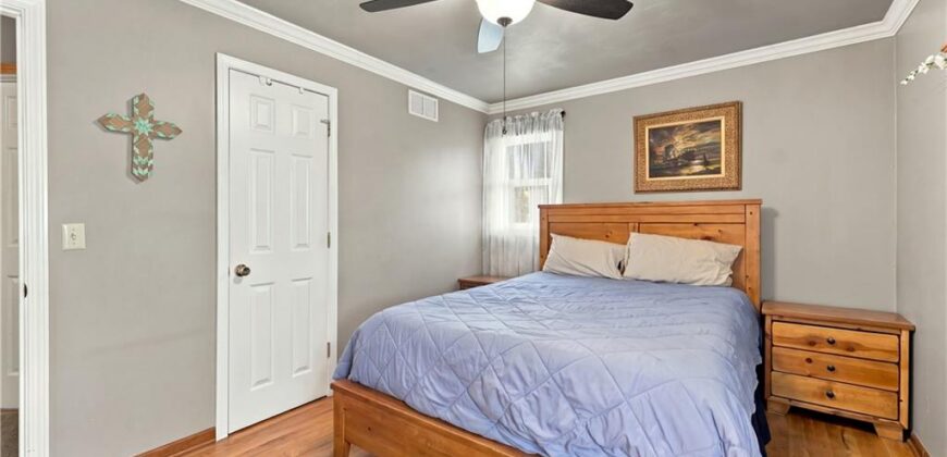 363 E Lowell Street, Claycomo, MO 64119