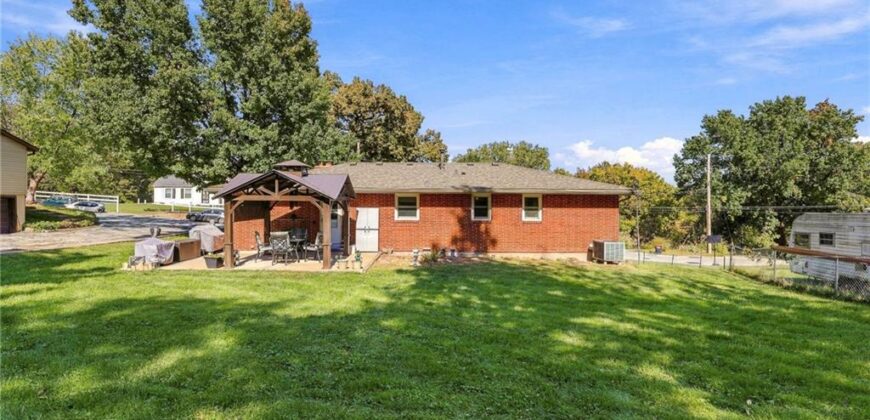 363 E Lowell Street, Claycomo, MO 64119