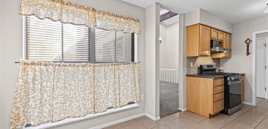 5225 NW 82nd Terrace, Kansas City, MO 64151