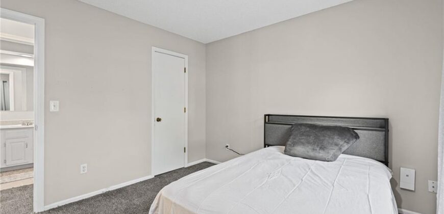 5225 NW 82nd Terrace, Kansas City, MO 64151