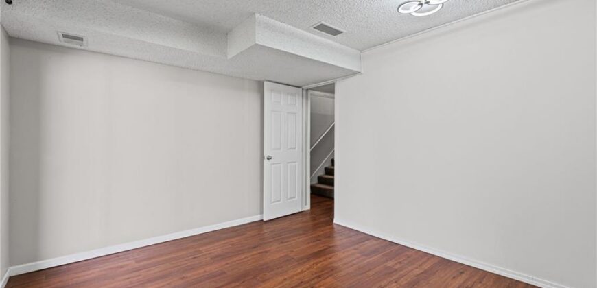 5225 NW 82nd Terrace, Kansas City, MO 64151
