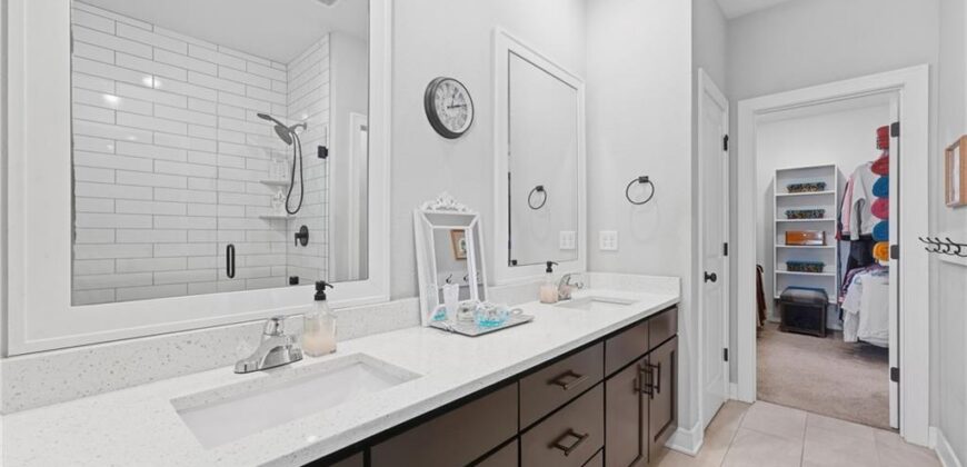 7369 Griffey Street, Parkville, MO 64152