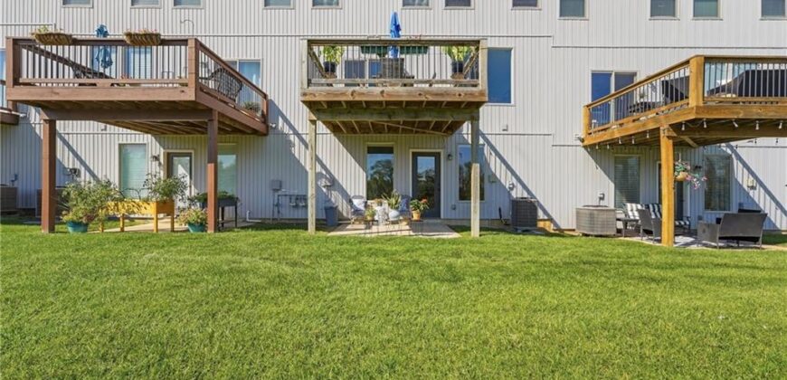 7369 Griffey Street, Parkville, MO 64152