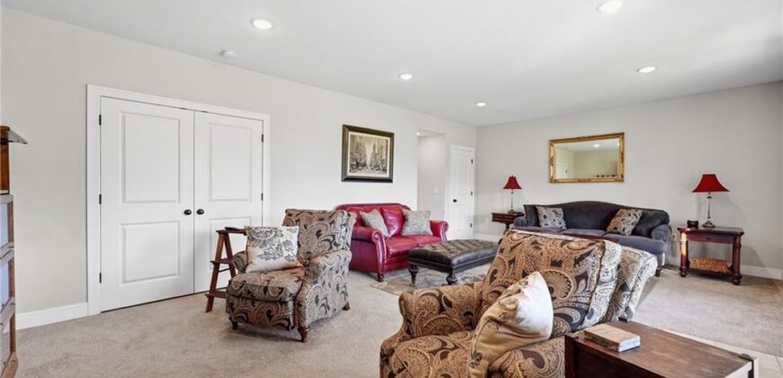 7369 Griffey Street, Parkville, MO 64152