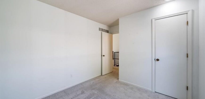 5771 N Anita Avenue, Kansas City, MO 64151