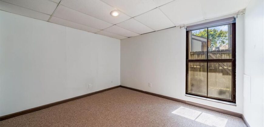 5771 N Anita Avenue, Kansas City, MO 64151