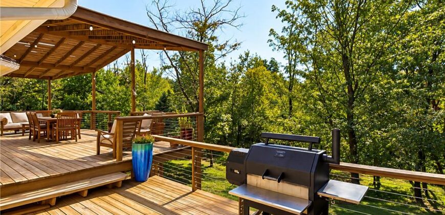 7955 NW Bridle Parc Lane, Kansas City, MO 64152