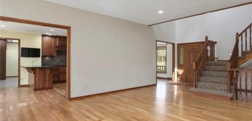 7955 NW Bridle Parc Lane, Kansas City, MO 64152