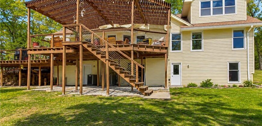 7955 NW Bridle Parc Lane, Kansas City, MO 64152