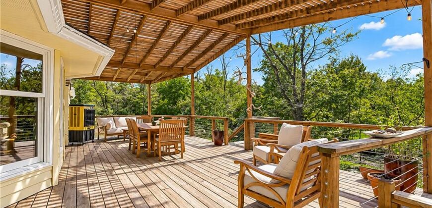7955 NW Bridle Parc Lane, Kansas City, MO 64152