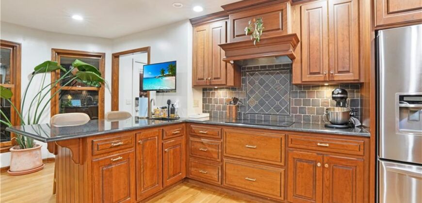 7955 NW Bridle Parc Lane, Kansas City, MO 64152
