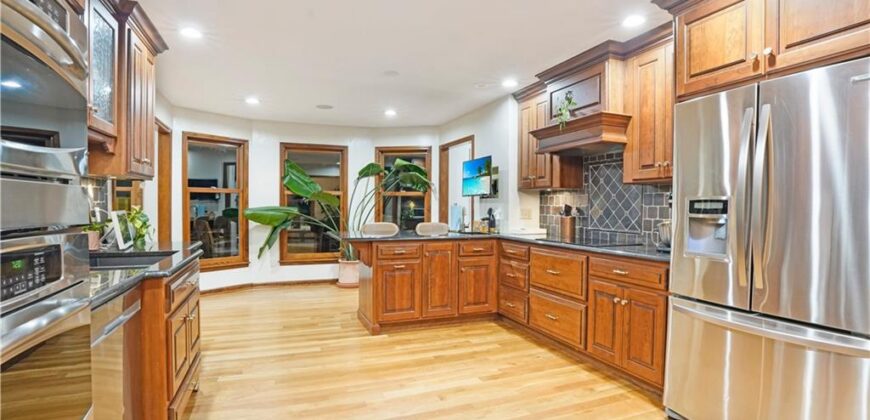 7955 NW Bridle Parc Lane, Kansas City, MO 64152