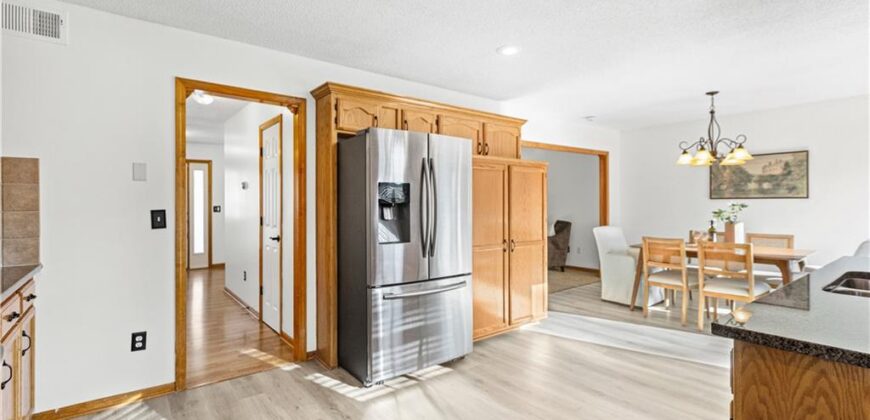 7416 N Mckinley Avenue, Kansas City, MO 64158
