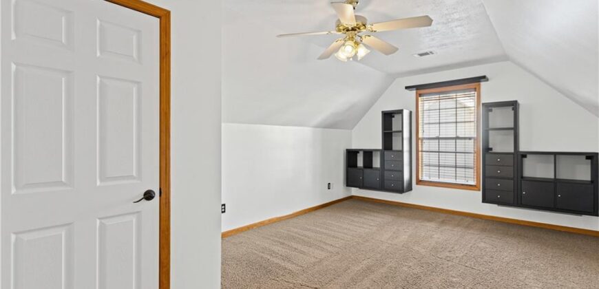 7416 N Mckinley Avenue, Kansas City, MO 64158