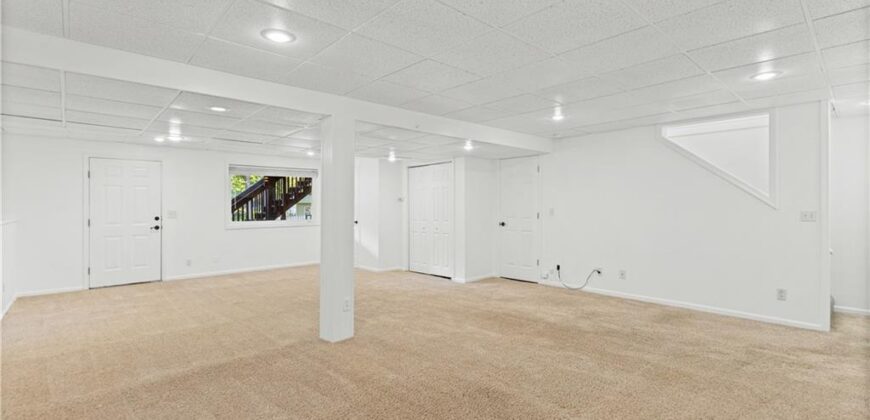7416 N Mckinley Avenue, Kansas City, MO 64158