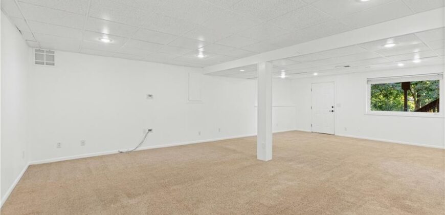 7416 N Mckinley Avenue, Kansas City, MO 64158