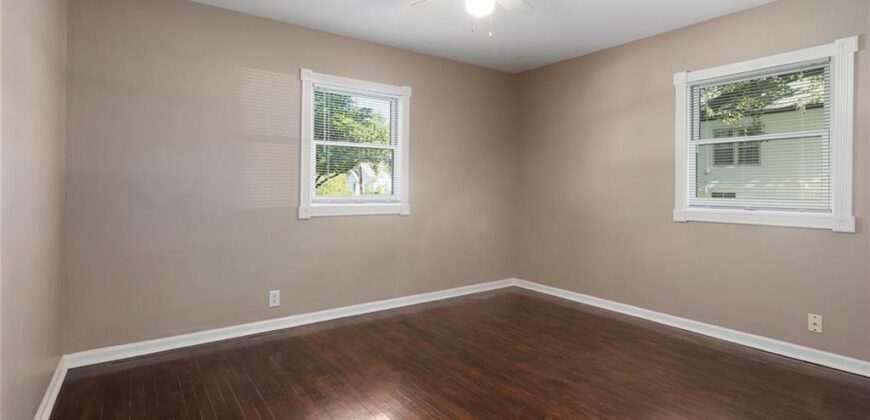 705 NE Lindberg Drive, Kansas City, MO 64118