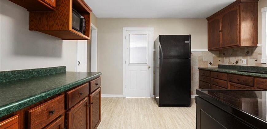 705 NE Lindberg Drive, Kansas City, MO 64118