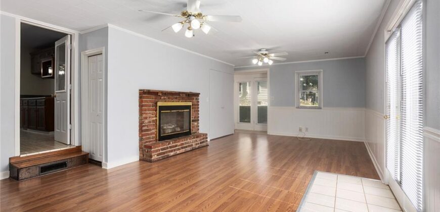705 NE Lindberg Drive, Kansas City, MO 64118