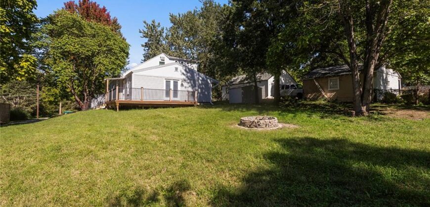 705 NE Lindberg Drive, Kansas City, MO 64118