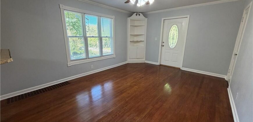 705 NE Lindberg Drive, Kansas City, MO 64118