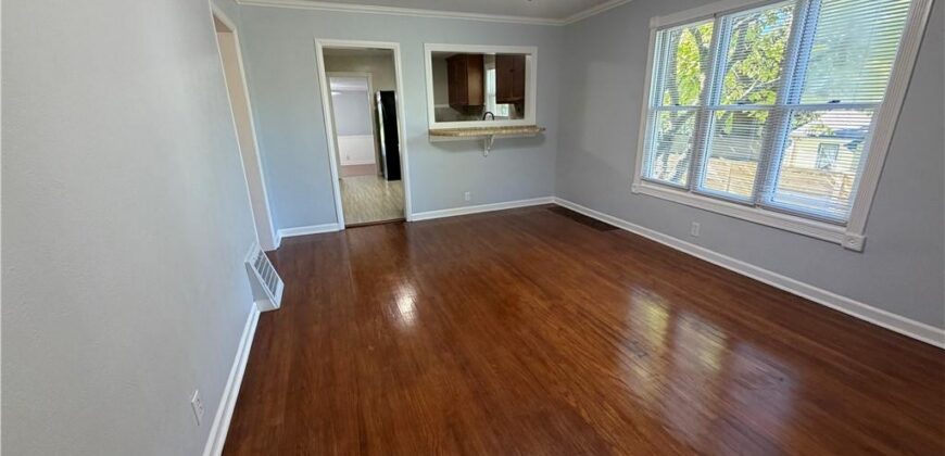 705 NE Lindberg Drive, Kansas City, MO 64118