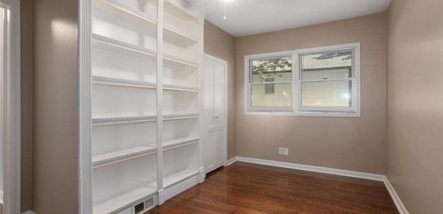 705 NE Lindberg Drive, Kansas City, MO 64118