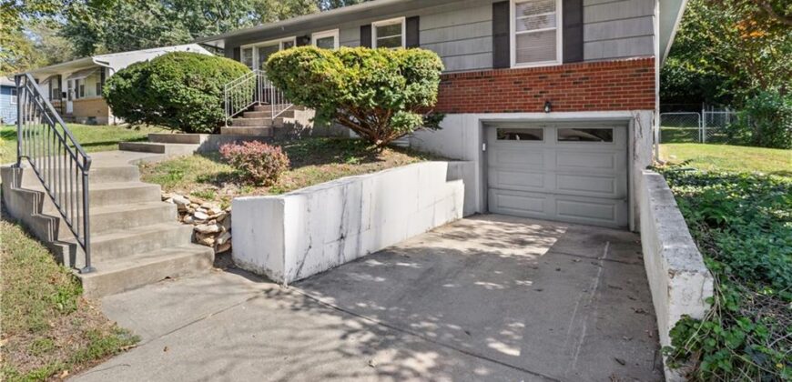 413 Maple Street, Liberty, MO 64068