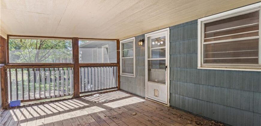 413 Maple Street, Liberty, MO 64068