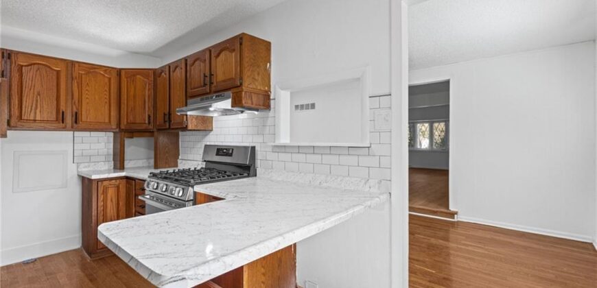 6912 N Harrison Street, Gladstone, MO 64118