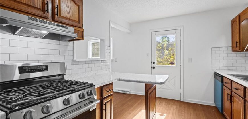 6912 N Harrison Street, Gladstone, MO 64118