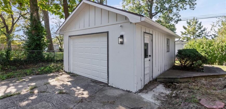 6912 N Harrison Street, Gladstone, MO 64118