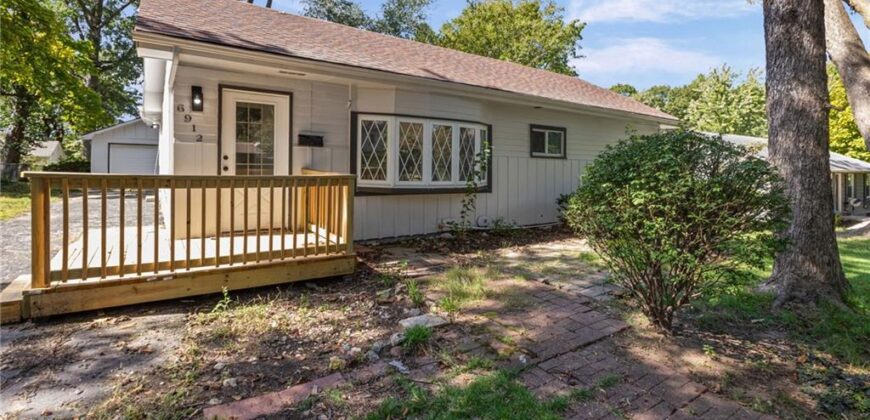 6912 N Harrison Street, Gladstone, MO 64118