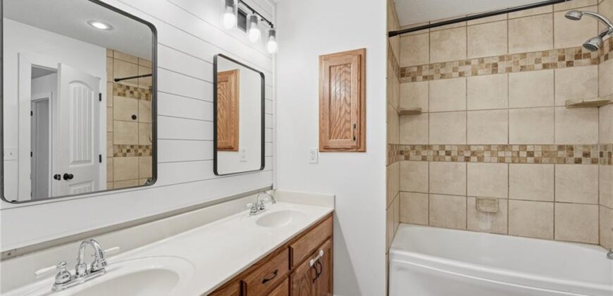 1603 Clear Creek Drive, Kearney, MO 64060