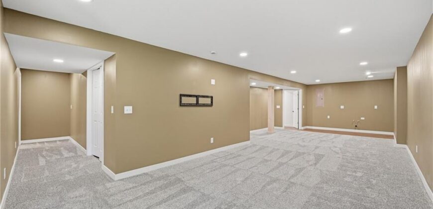 1603 Clear Creek Drive, Kearney, MO 64060