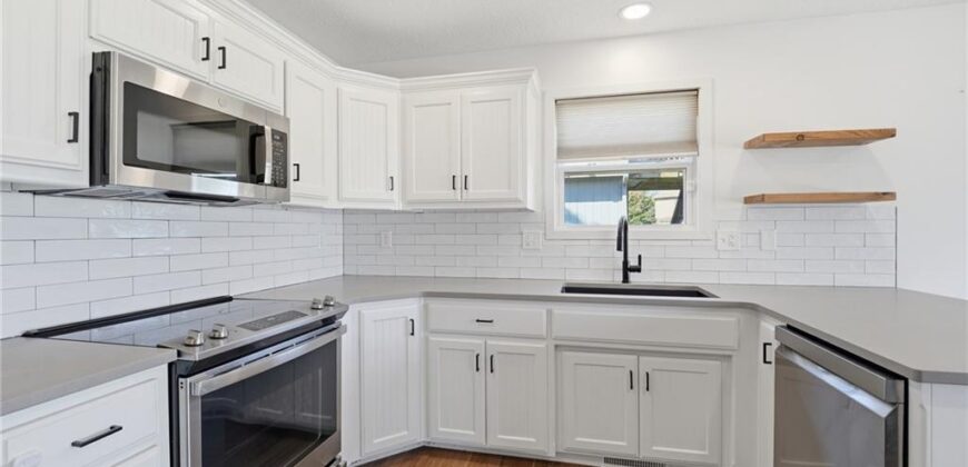 1603 Clear Creek Drive, Kearney, MO 64060