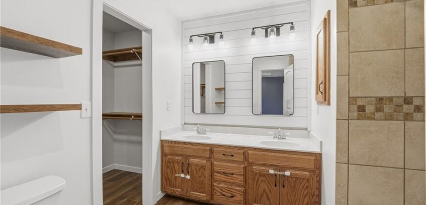 1603 Clear Creek Drive, Kearney, MO 64060