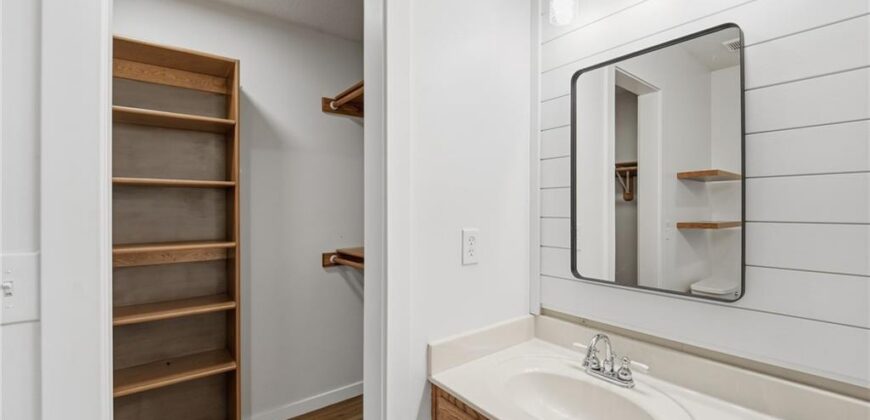 1603 Clear Creek Drive, Kearney, MO 64060