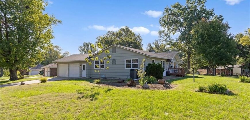 1606 NE 68TH Place, Gladstone, MO 64118