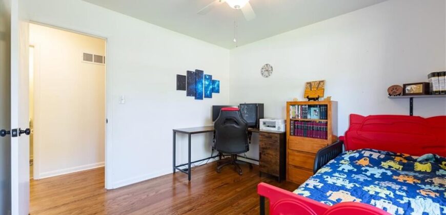 1606 NE 68TH Place, Gladstone, MO 64118