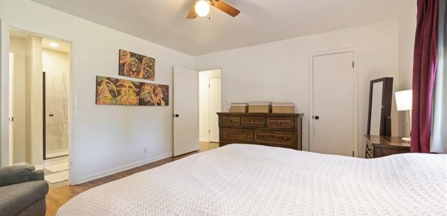 1606 NE 68TH Place, Gladstone, MO 64118