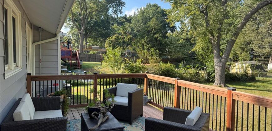1210 NE Shady Lane Drive, Gladstone, MO 64118