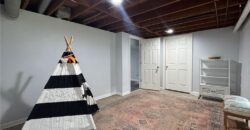 1210 NE Shady Lane Drive, Gladstone, MO 64118
