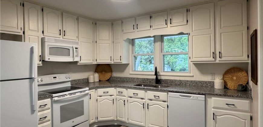 1210 NE Shady Lane Drive, Gladstone, MO 64118
