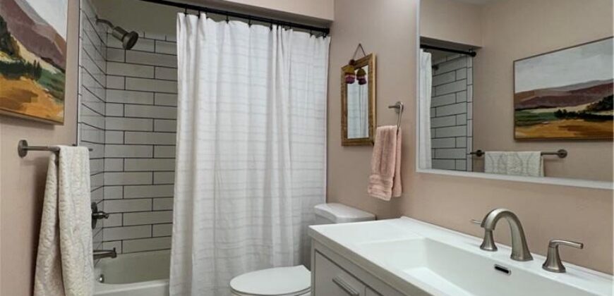 1210 NE Shady Lane Drive, Gladstone, MO 64118