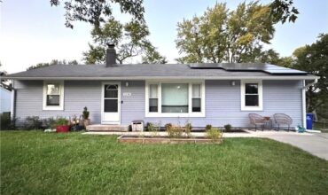 1210 NE Shady Lane Drive, Gladstone, MO 64118