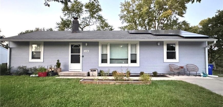 1210 NE Shady Lane Drive, Gladstone, MO 64118