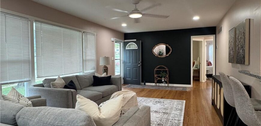 1210 NE Shady Lane Drive, Gladstone, MO 64118