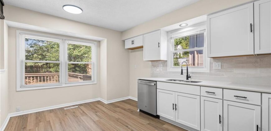 14710 NW 67th Street, Parkville, MO 64152