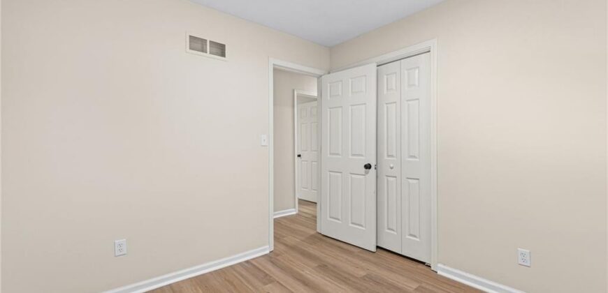 14710 NW 67th Street, Parkville, MO 64152